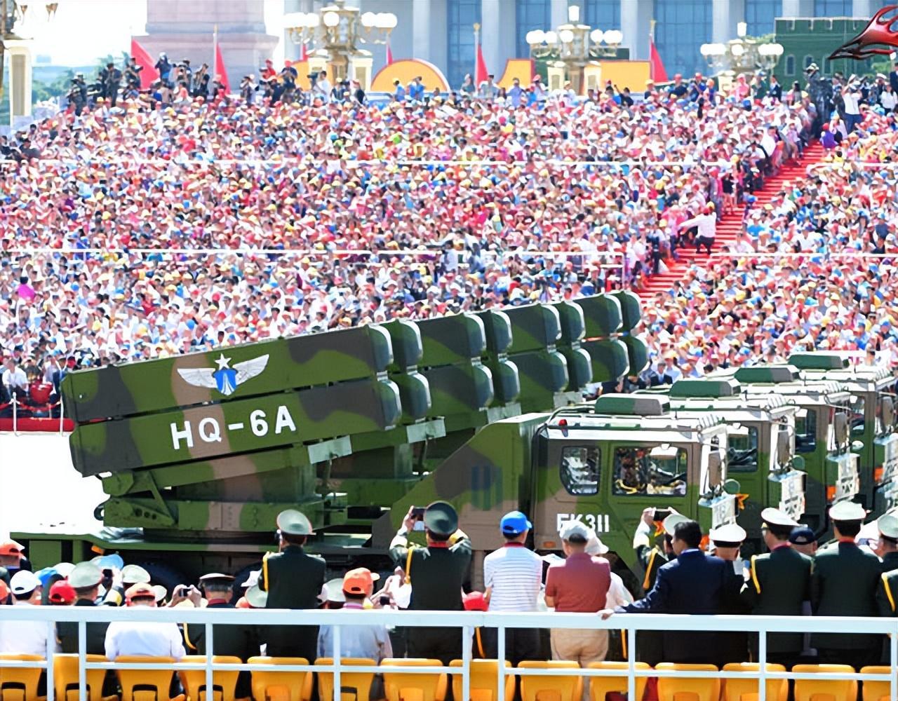 阅兵出现重大失误？导弹挂反、字打错，央视曝真相，涉及82名英烈