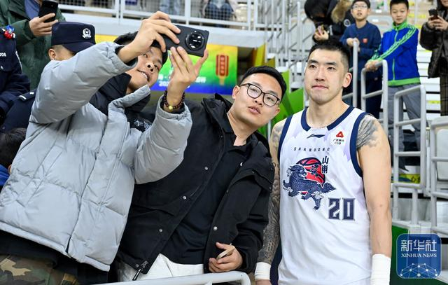 开云体育线上-篮球丨CBA俱乐部杯赛：浙江稠州金租不敌山东高速|浙江队|浙江稠州金租队|山东高速队|陶汉林|浙江男篮_新浪体育_新浪新闻