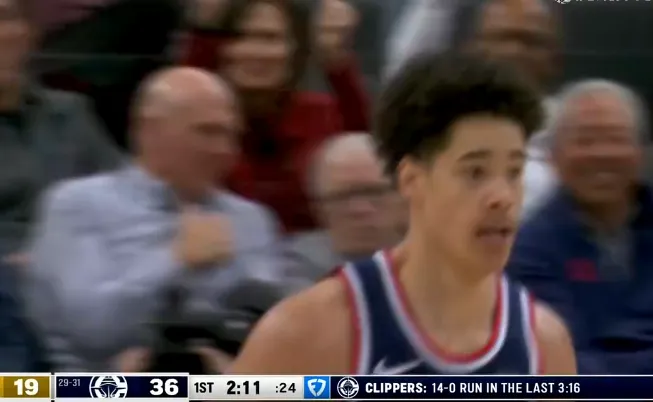 开云体育登陆入口-尼德豪泽大帽又暴扣得手，快船轰出一波14-0领先步行者17分