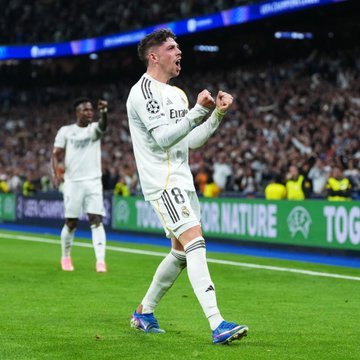 开云体育网页-费德·巴尔韦德成欧冠第二位帽子戏法乌拉圭球员|沃尔特·帕迪亚尼|欧冠联赛|卡洛斯-巴尔韦德|联赛|帕迪亚尼_新浪体育_新浪新闻